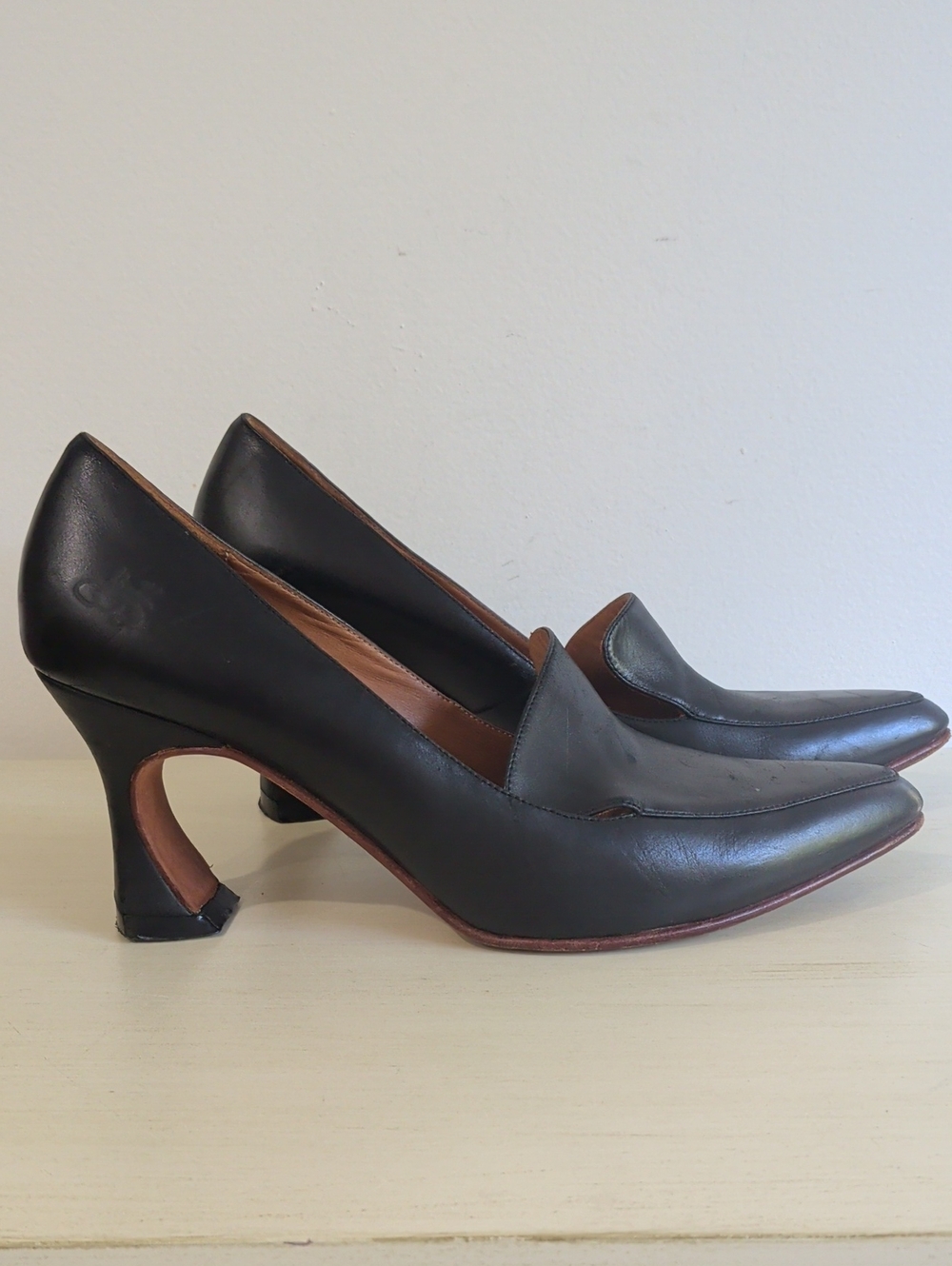 John Fluevog Black Leather Sculpted Heel Pumps Size 7